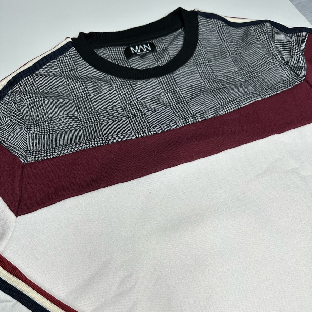 Boohoo Man sweater size medium